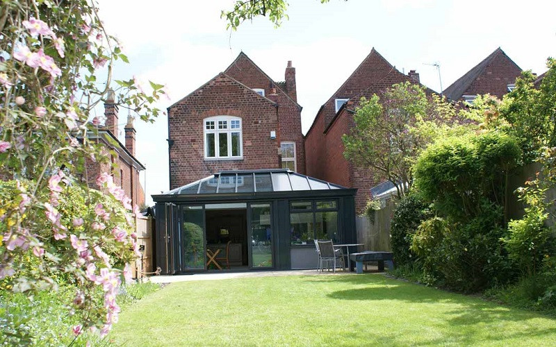 Solid-Roof-Conservatory-1-2