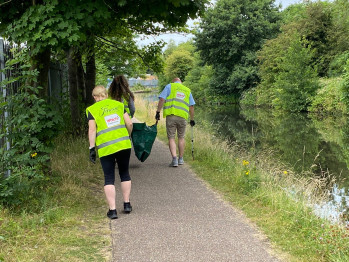 Finesse Windows Team in Canal Tow Path Tidy Up